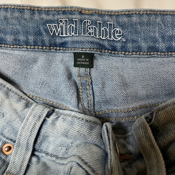 Wild Fable size 2 mid rise light wash distressed straight leg jeans - Picture 3 of 6